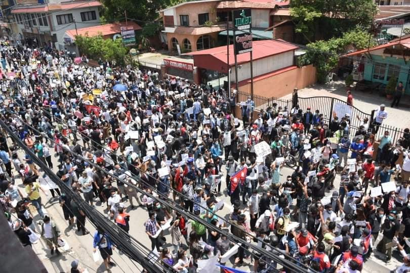 बालुवाटारमा सरकार विरोधी प्रदर्शन तिव्र बन्दै