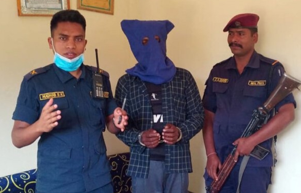 रुखमा बाधेर आफ्नै छोरी बलत्कार गर्ने बुवा पक्राउ