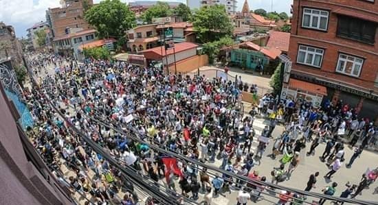 सहर बजारमा भिडभाड बढ्यो, कोरोना संक्रमण भयावह हुन सक्ने