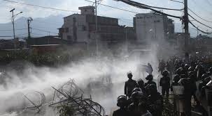 लकडाउन उल्लंघन गर्ने व्यापारीमाथि पानीको फोहोरा