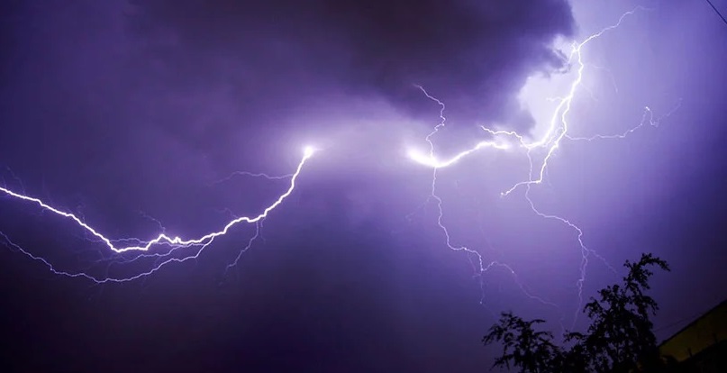 मामाघर आएकी बालिकाको चट्याङ लागेर मृत्यु