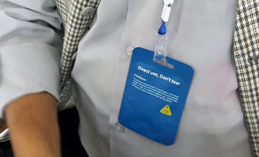 नेताका गलामा कोरोना भगाउने जन्तर , कसले दियाे त ?