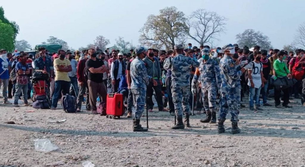 त्रिनगर भन्सार नाकाबाट ८३ हजार नेपाली भित्रिए