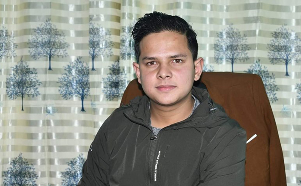 आफूलाई ‘अख्तियारको सहसचिव’ भन्दै ठगी गर्दै हिँडेको आरोपमा क्षत्री पक्राउ