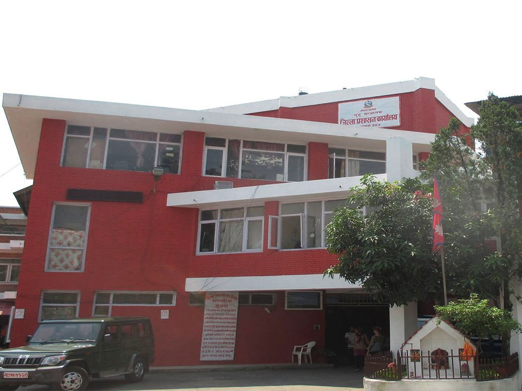 काठमाडौँ उपत्यकाका जिल्ला प्रशासन कार्यालयबाट आजदेखि अत्यावश्यक सेवा मात्रै सञ्चालन