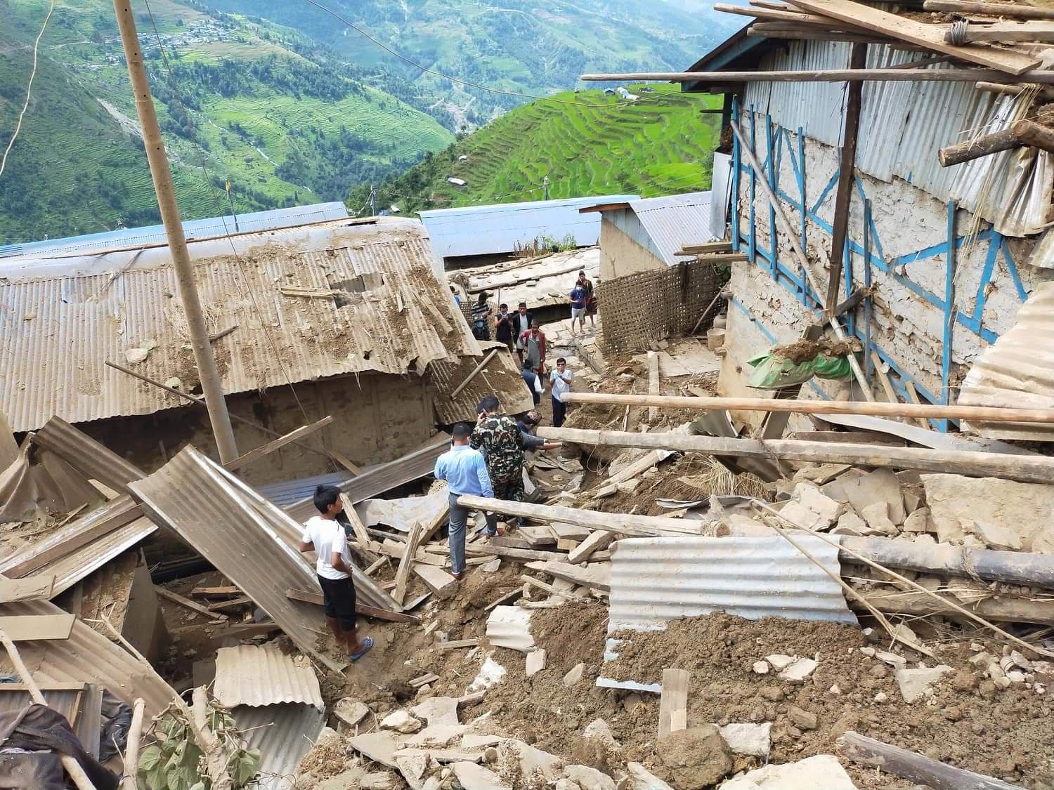 पहिरोमा पुरिएका चार जनाको शव भेटियो, ३८ वेपत्ता (नामसहित)