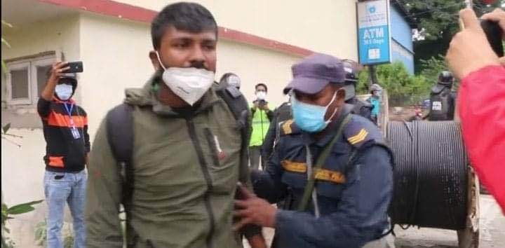 कुलमानको समर्थनमा प्रदर्शन : बब्लुलाई निर्घात कुट्ने प्रहरी अधिकृतमाथि छानविन शुरु