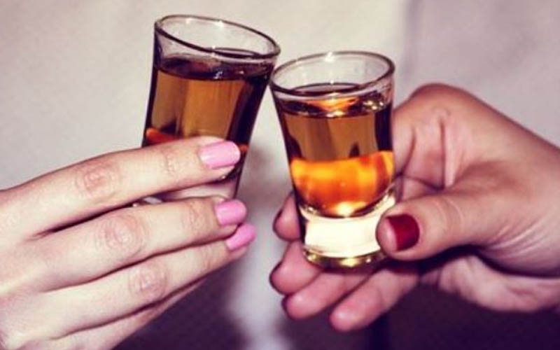 चीनमा रक्सी खाने प्रतिस्पर्धा, अत्यधिक पिएपछि एकको मृत्यु