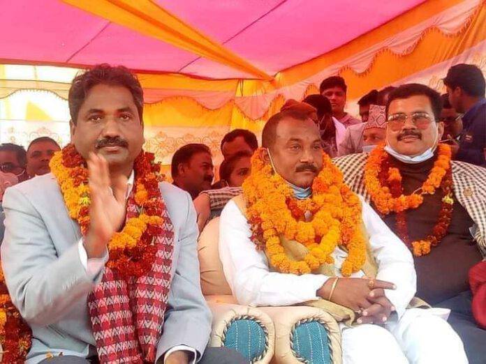 स्वतन्त्र रुपमा चुनाव जितेका बबन सिंह ओली नेतृत्वको नेकपामा प्रवेश