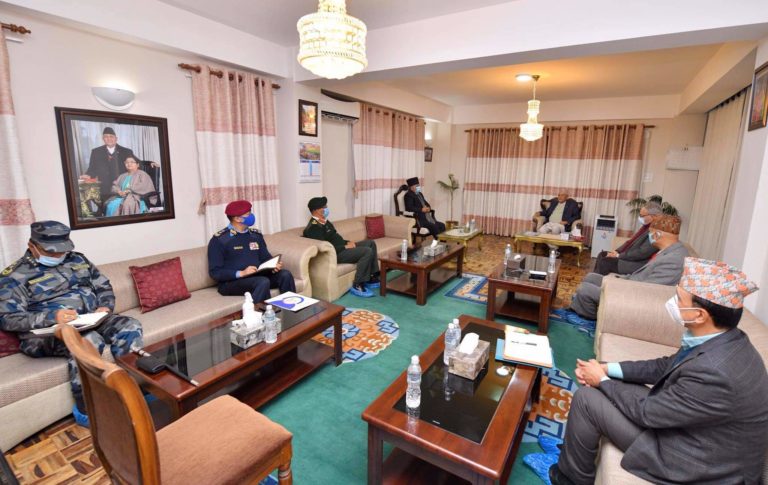 सुरक्षा निकायका प्रमुखलाई ओलीले दिए सुरक्षा व्यवस्था कडा पार्न निर्देशन