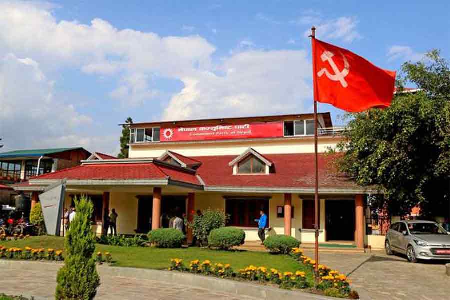 औपचारिक रुपमै फुट्यो नेकपा