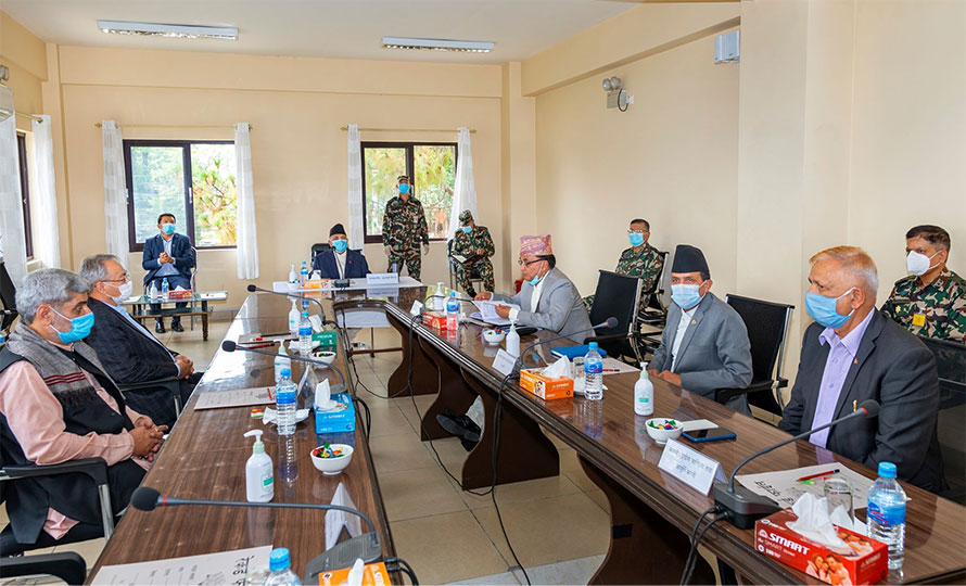 ‘लकडाउन’को निर्णय गर्न प्रधानमन्त्रीले लिए ‘ब्रिफिङ’