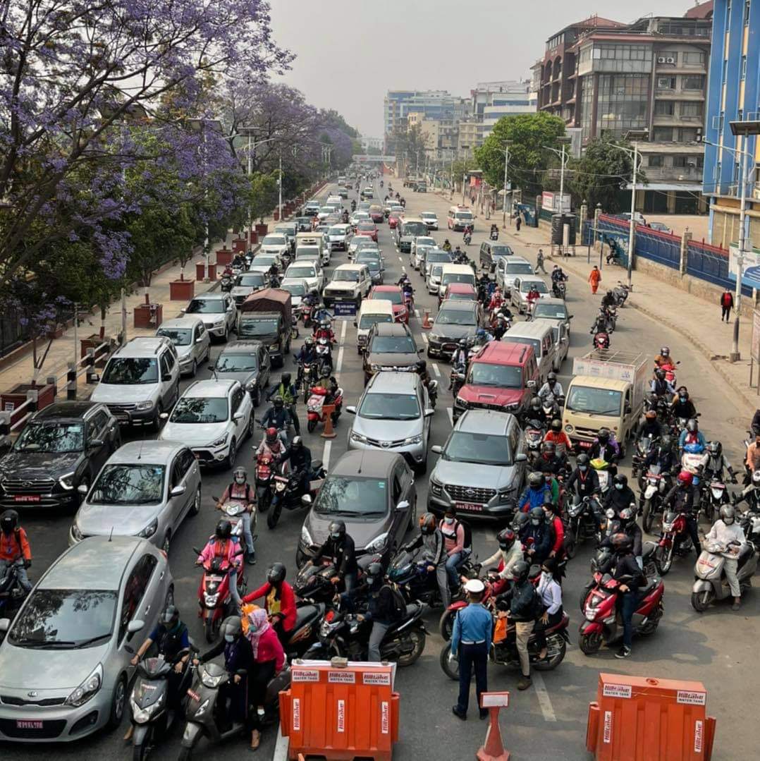 काठमाडौं उपत्यकामा बिनापास चलाएका ४ सय ११ सवारीसाधन ‘होल्ड’