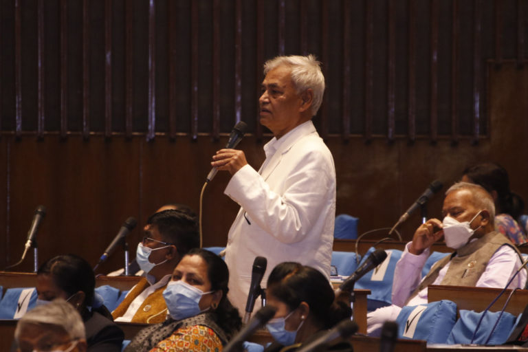 फेरि संसद विघटन गर्ने बाटोमा नलाग्न प्रधानमन्त्री ओलीको ध्यानाकर्षण