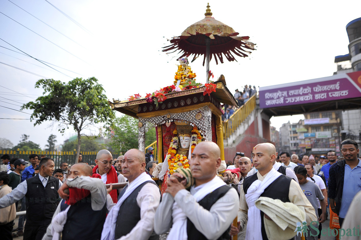 आज सेतो मछिन्द्रनाथको रथयात्रा