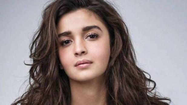 अभिनेत्री आलिया भट्ट कोरोना संक्रमित