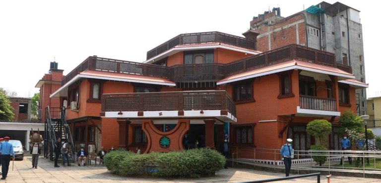 नेकपा एमालेको पार्टी कार्यालय आज नयाँ भवनमा सर्दै