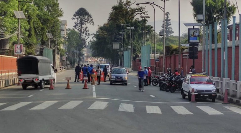 निषेधाज्ञामा सवारी चाप घटेन, पूर्ण रोक लगाउने तयारी