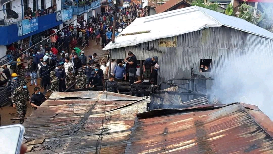 पाँचथरको सदरमुकाम फिदिम बजारमा आगलागी