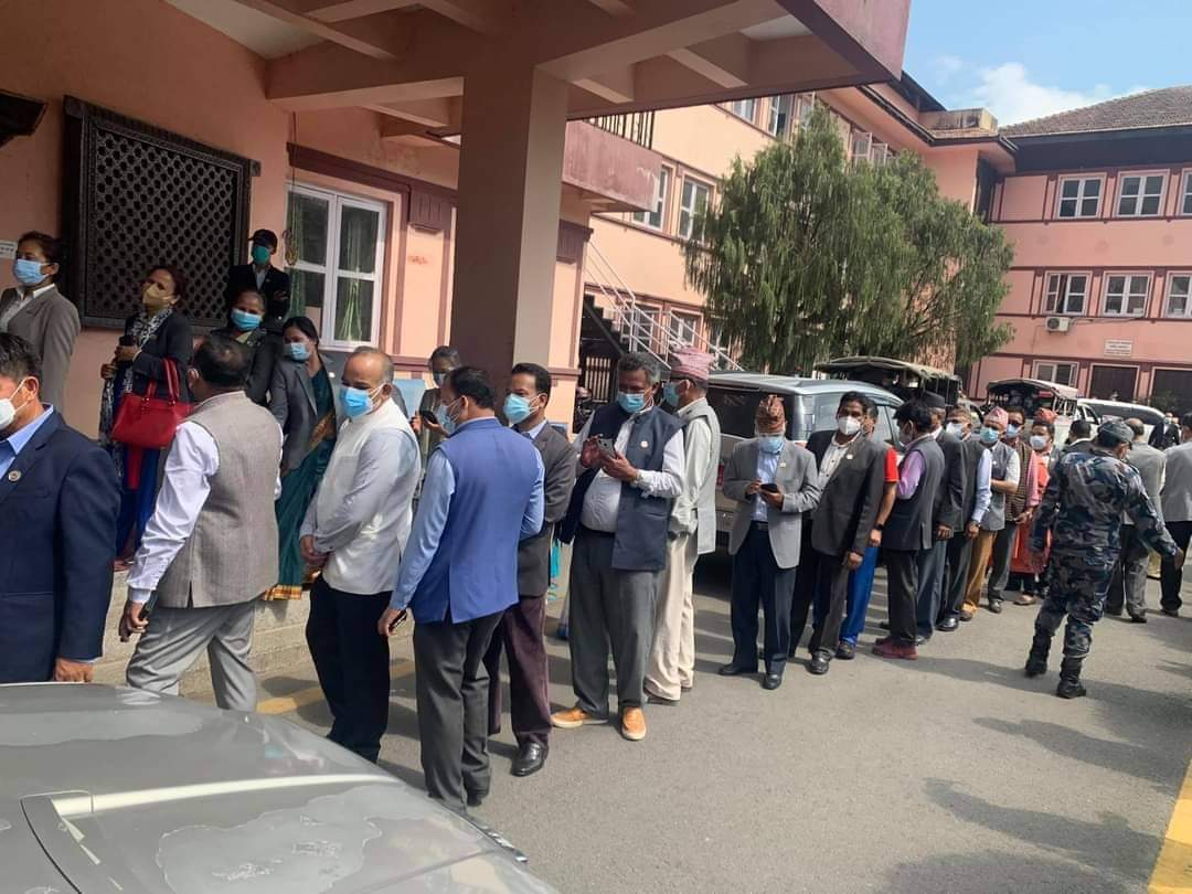 प्रधानमन्त्रीमा देउवाको नियुक्तिका लागि अन्तरिम आदेश दिन सर्वोच्चद्धारा अश्वीकार