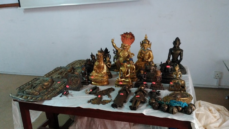 असुरक्षित बन्दैछन् दुर्गमका देवता