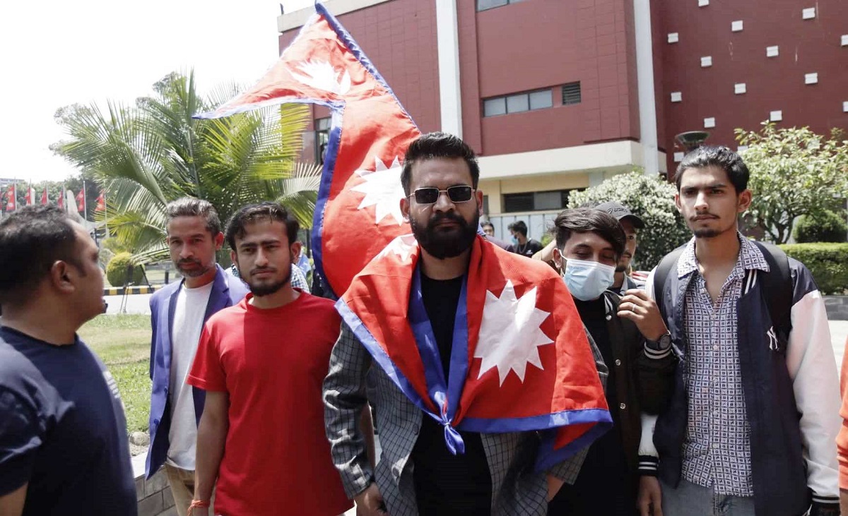 काठमाडौंको मेयरमा बालन साहले गरे उम्मेदवारी दर्ता