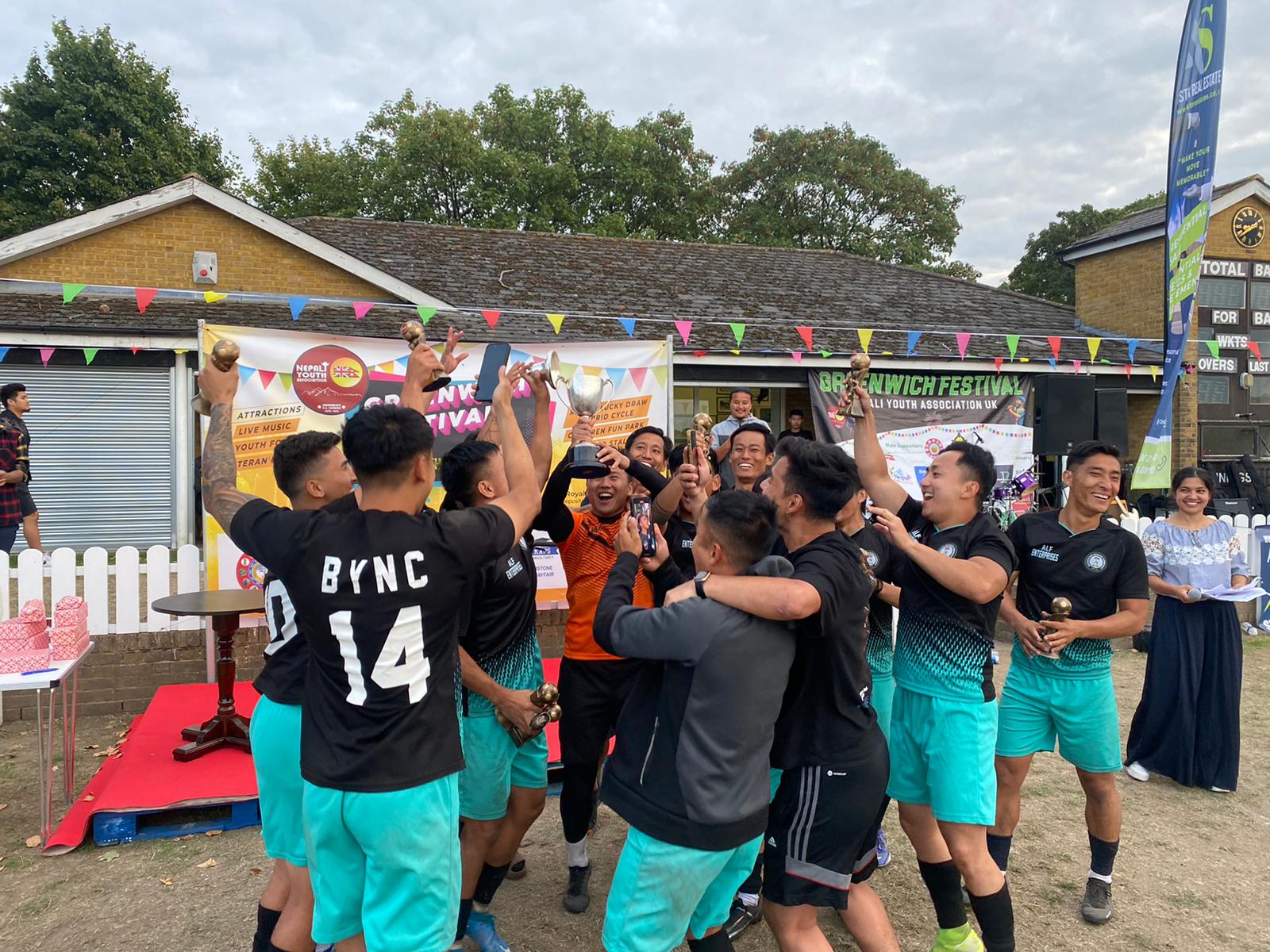 ग्रीनवीचमा फुटबलसंगै नेपाली संगीत र खानाको महोत्सव, ग्रीनवीचकप बेजिङस्टोक नेप्लिज युथलाई