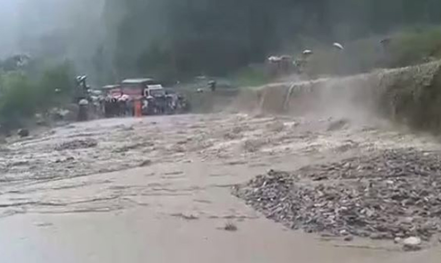 खानेपानी आयोजना बाढीले बगाउँदा तीन करोड बराबरको क्षति