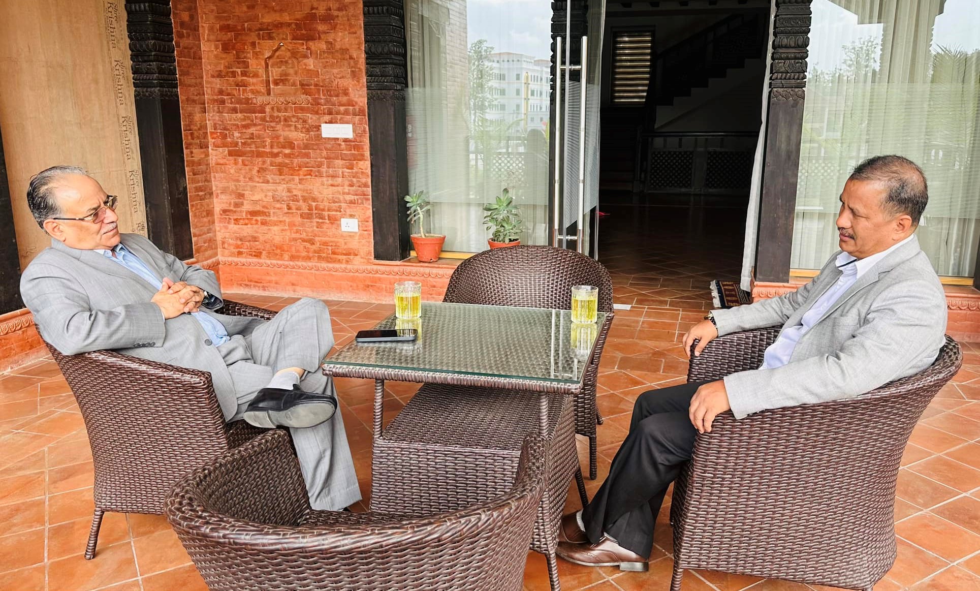 के विप्लवले माओवादीसँग पार्टी एकता गर्दैछन् ?