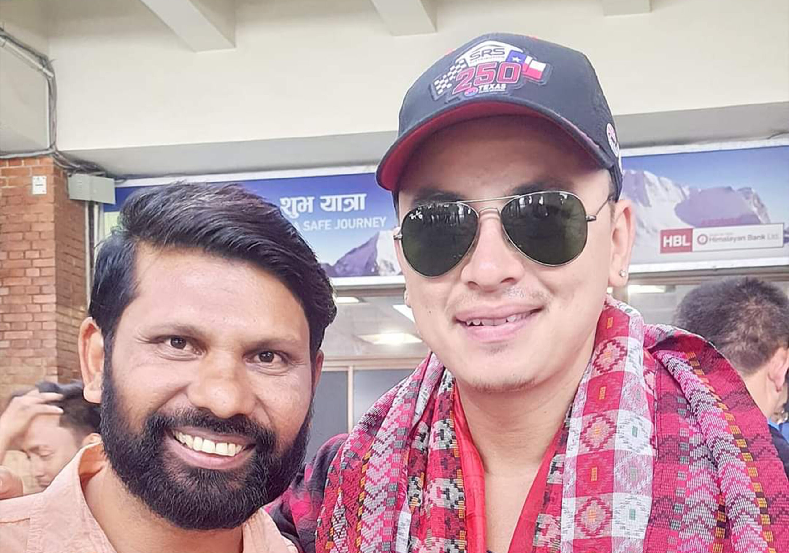 एक साताका लागि विदेश उडे पल