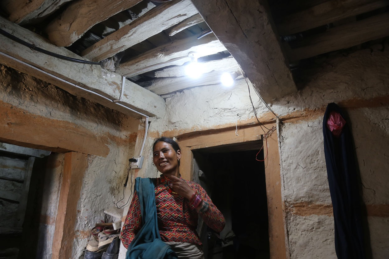मुगुकाे जवलधारा र गहताडीमा बिजुली, यसकारण खुशी भए महिला