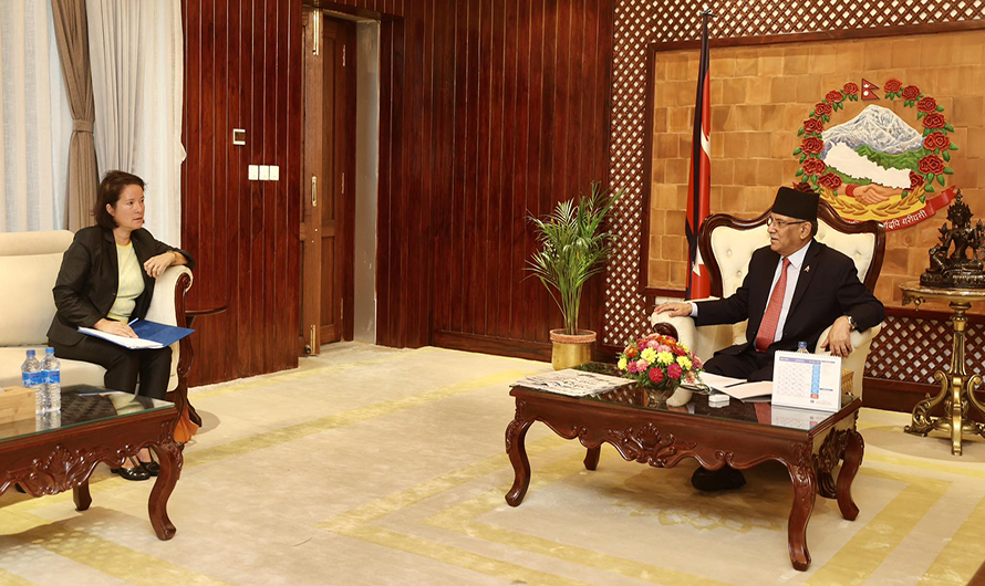 प्रधानमन्त्री प्रचण्डलाई भेट्‌न युरोपेली संघकी राजदूत डेप्रेज बालुवाटारमा