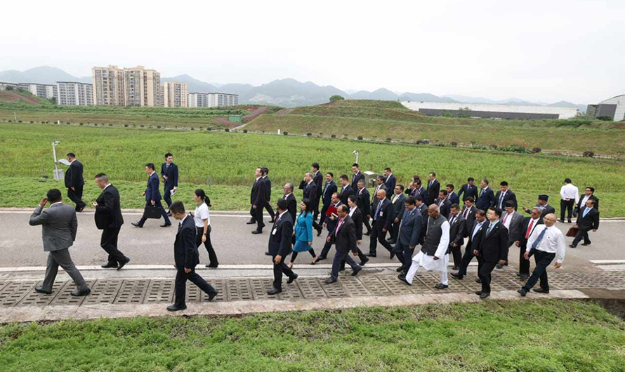 प्रधानमन्त्री प्रचण्डद्वारा छोङछिङ एकेडेमी अफ एग्रिकल्चरल साइन्सेन्सको अवलोकन