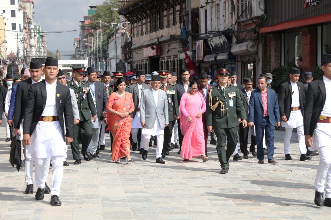 राष्ट्रपति पौडेल इन्द्रजात्रामा सहभागी हुन हिँडेरै पुगे वसन्तपुर
