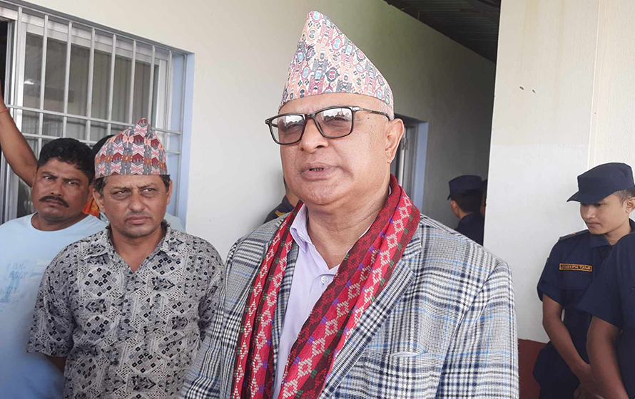 केदारलाई काँध हालेका हिक्मतले भने : सिट संख्या र शक्तिका आधारमा सिट बाँडफाँट गर्न लचिलो छौं