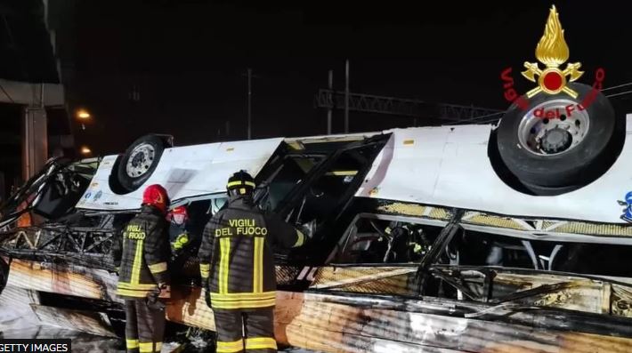 इटालीमा बस दुर्घटनापछि आगलागी हुँदा २१ को मृत्यु