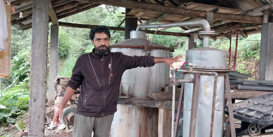 इलाममा उत्पादित जडीबुटी जान थाल्यो फ्रान्स