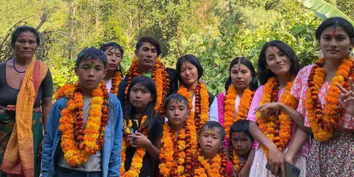 सिन्धुलीबाट हराएका १६ जना पाेखरामा सकुशल भेटिए