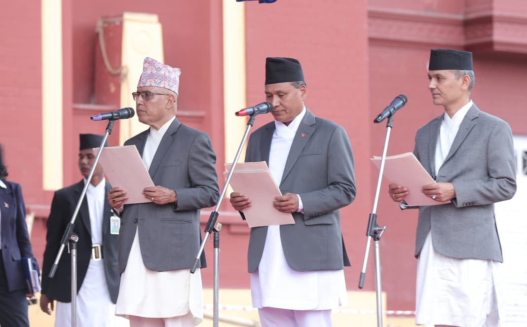 नवनियुक्त तीन मन्त्रीले लिए शपथ