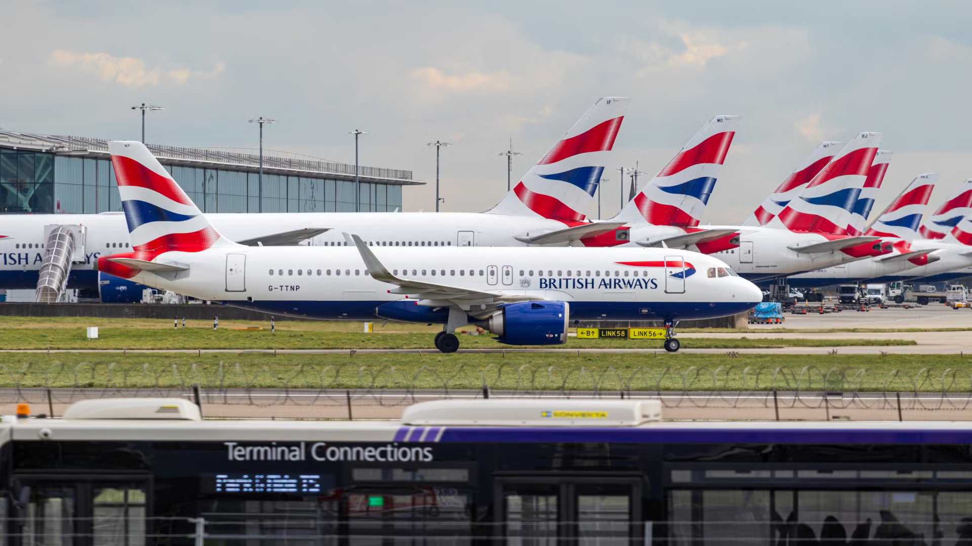 साइबर आक्रमणका कारण लण्डन हिथ्रो विमानस्थल अस्तव्यस्त