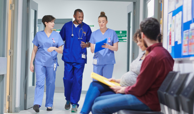 बेलायतमा नेपालसहित २०० बढी राष्ट्रका नर्स