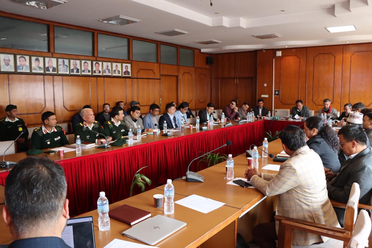 वर्षौदेखि अलपत्र पारिएका २ अर्ब ९७ करोडका ठेक्का तोडियो, तत्काल टेण्डर गर्न मन्त्री घिसिङको निर्देशन