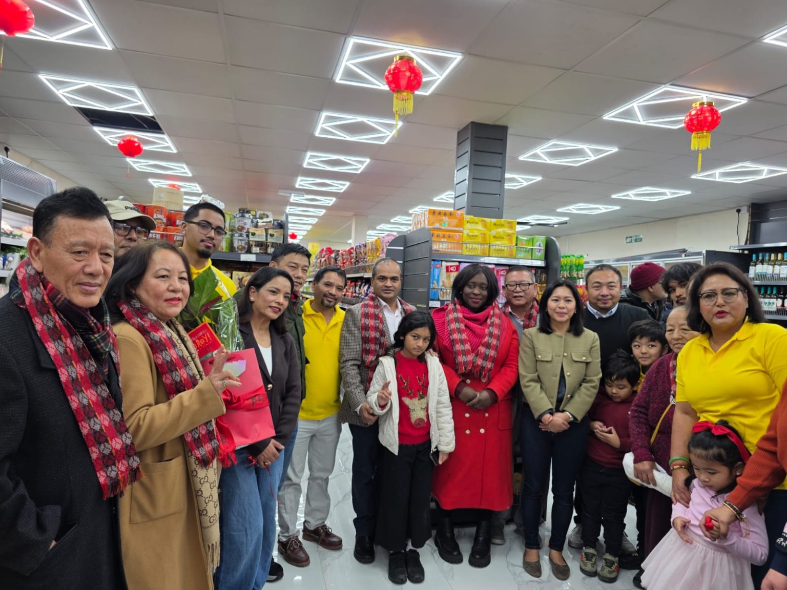 लन्डन प्लमस्टिडमा नेपालीको लगानीमा खुल्यो एशियन ओरिएन्टल सुपरमार्ट