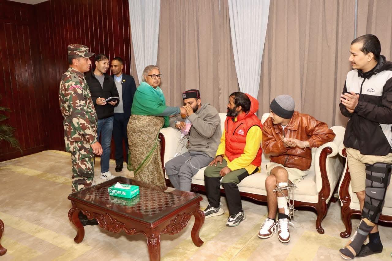 डा. निकोलस भुसाल र हरिश विष्टसँग सरकारकाे ६ बुँदे सम्झौता, ११औँ दिनमा अनशन तोडे