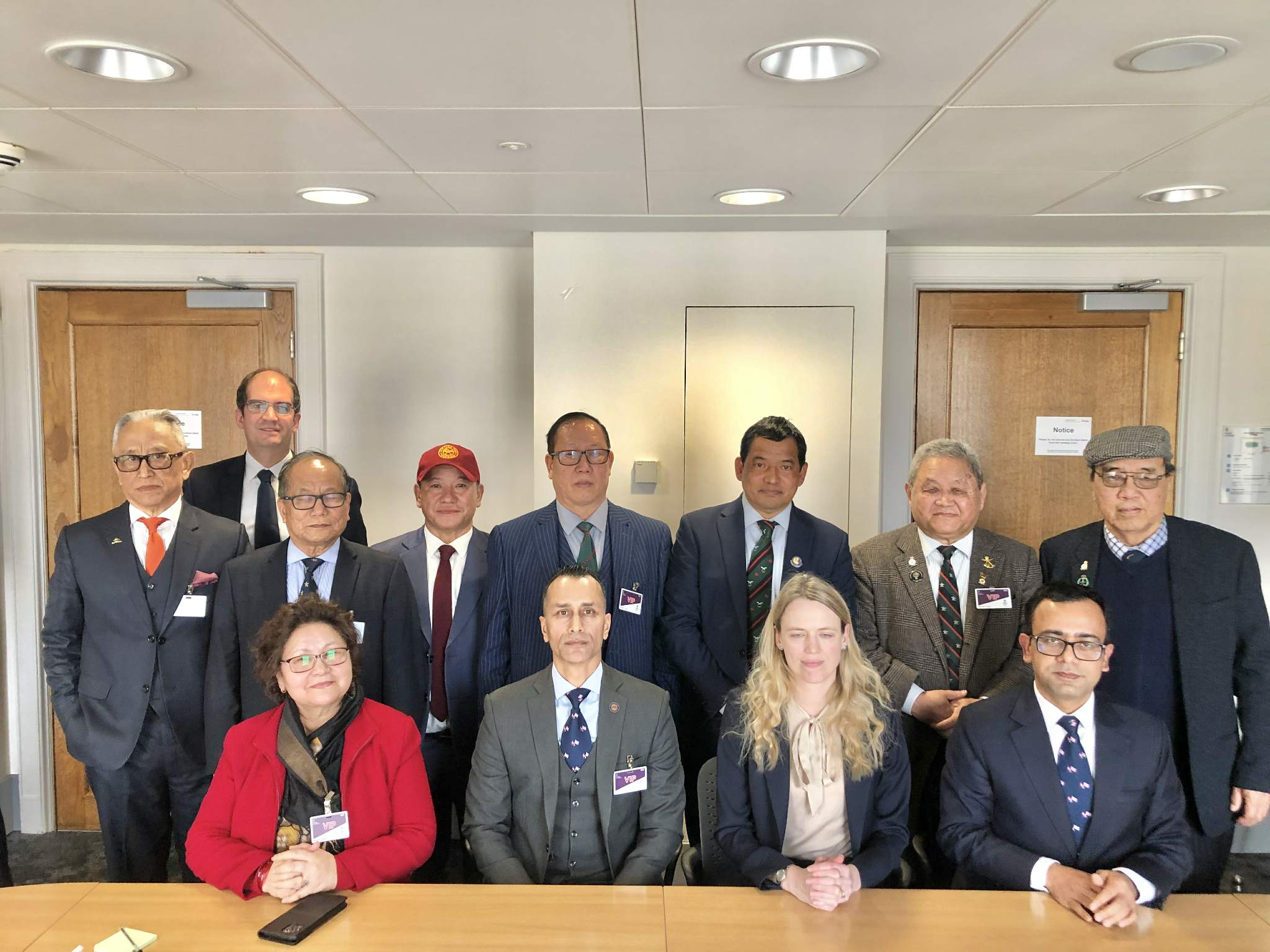 बेलायती रक्षा मन्त्रालयमा चर्काचर्की