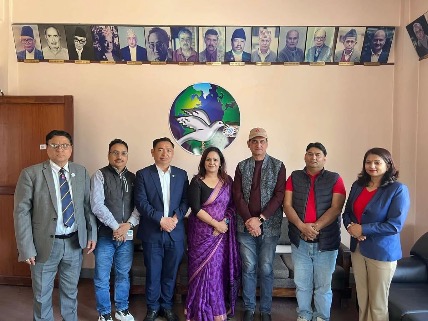 पत्रकार सुरेश धामीको उपचारका लागि महासंघ बेलायत शाखाले गर्यो सहयोग