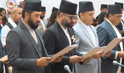 ज्येष्ठ सदस्य केसीबाट प्रतिनिधिसभाका नवनिर्वाचित सांसदहरुले लिए शपथ(फोटोफिचर)