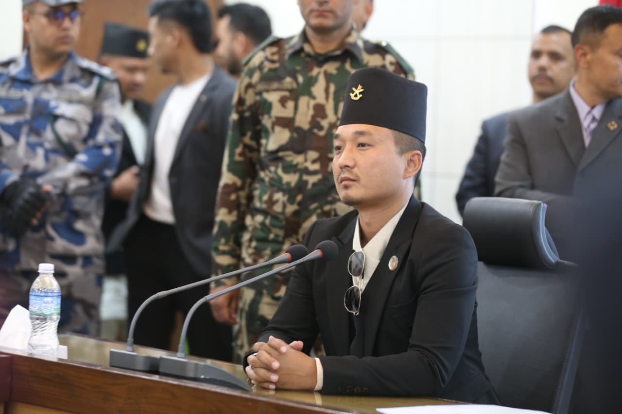 सर्वसाधारणसँग बोली, व्यवहार सुधार्न प्रहरीलाई गृहमन्त्रीको निर्देशन