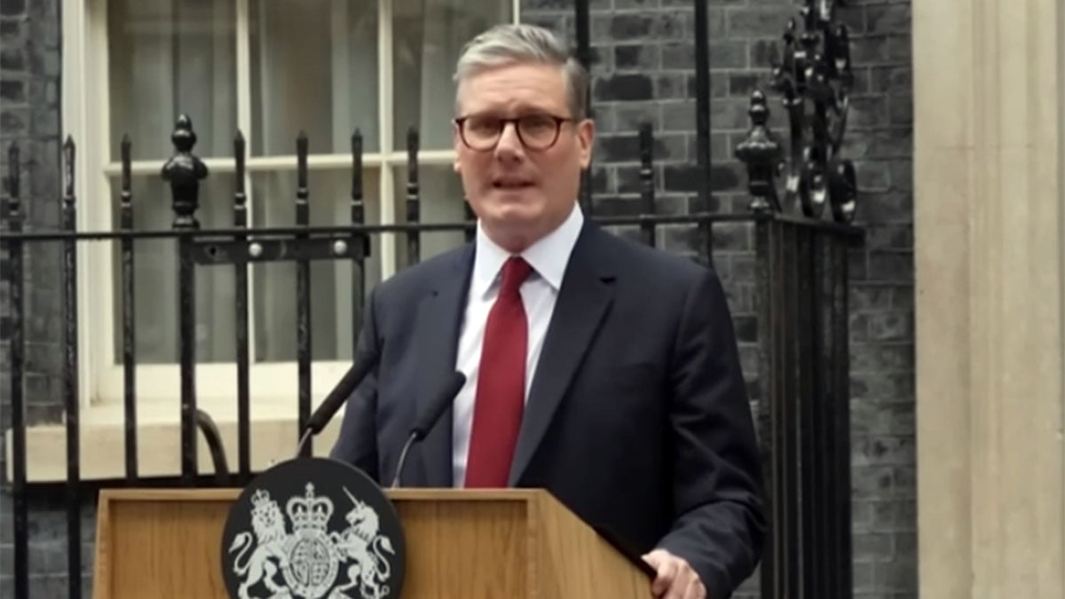 बेलायती प्रधानमन्त्री कीर स्टार्मरमाथि बढ्दो राजनीतिक दबाब