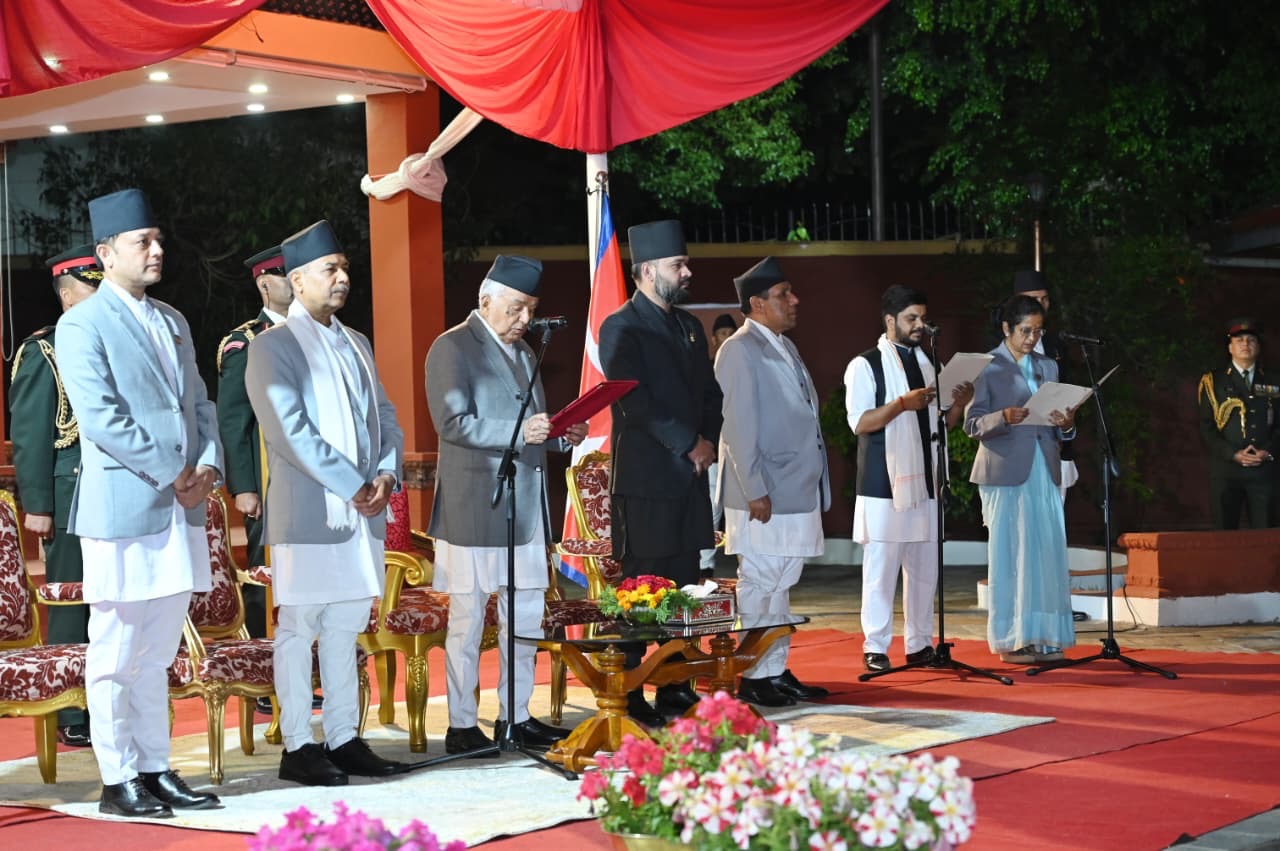 राष्ट्रपतिसमक्ष नवनियुक्त उद्योग र श्रममन्त्रीले लिए शपथ